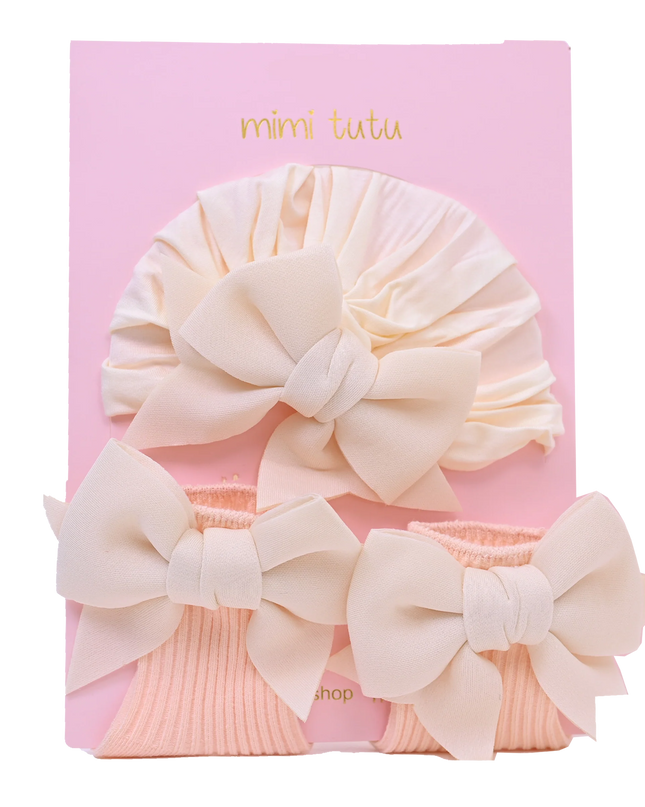 Ivory Bow Pink Sock Gift Set